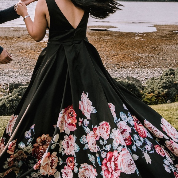 Prom Dress - Picture 2 of 3